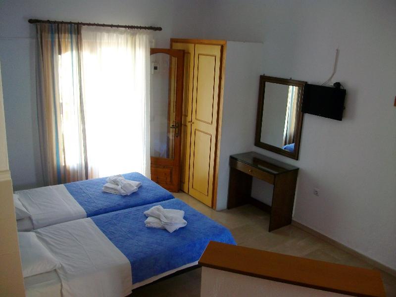 Pella House Studios & Apartments Pefkochori Bagian luar foto